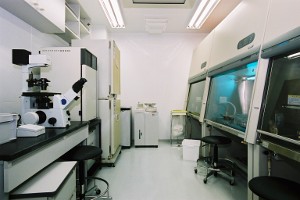 ミノファーゲン製薬座間研究所無菌実験室